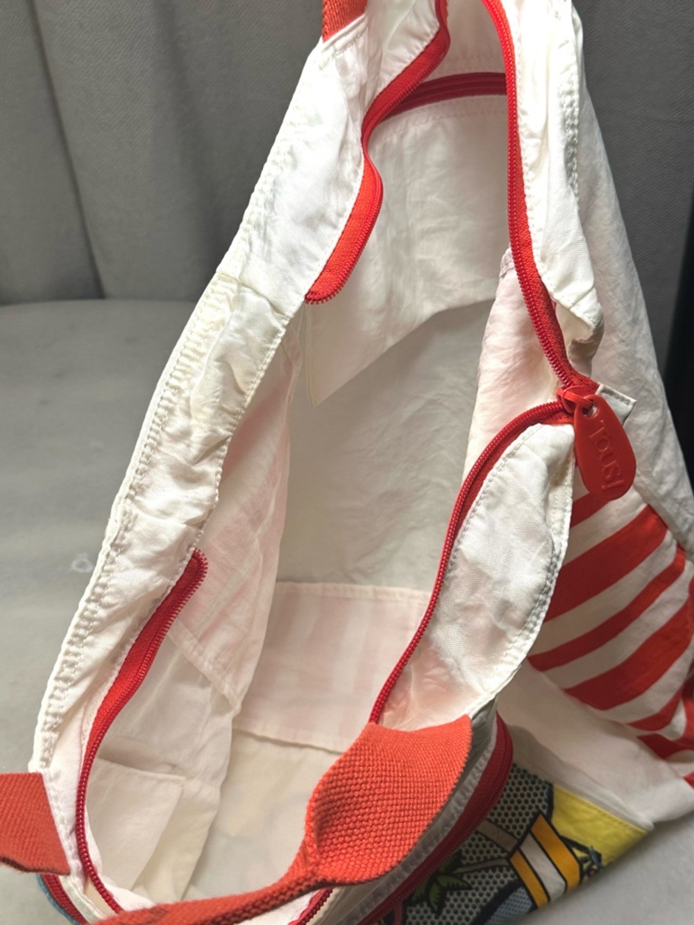 TOUS Pop-Art Holiday Beach Tote - White, Red, Yellow, Blue, Pink, Green Canvas - Picture 13 of 16